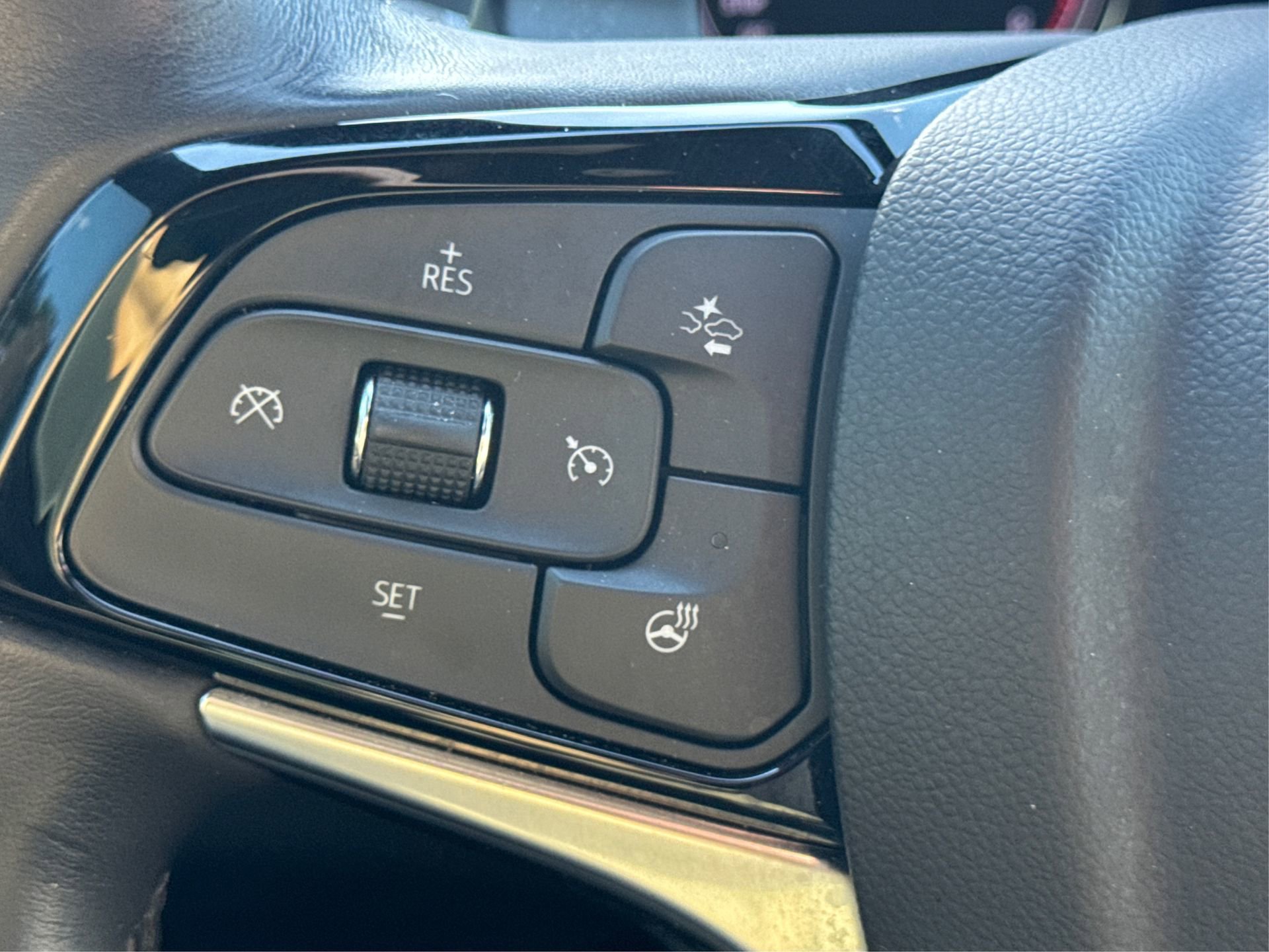 Certified 2024 Buick Enclave Essence image 33