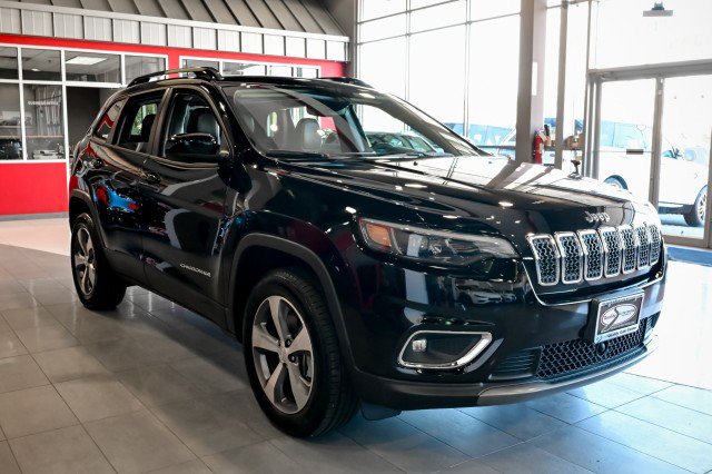 Used 2022 Jeep Cherokee Limited w/ Mopar Interior Package image 3