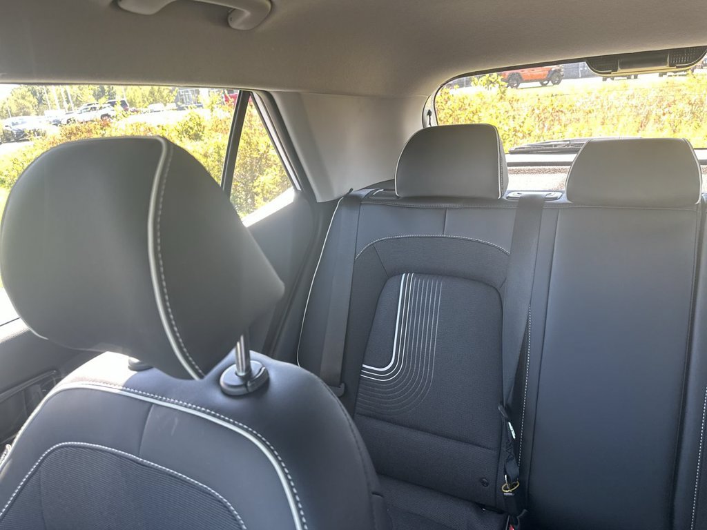 New 2026 Hyundai Venue SEL FWD image 12