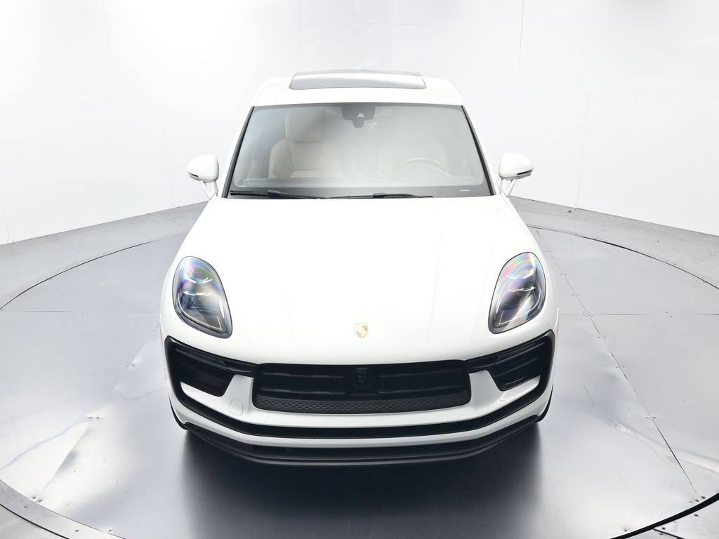 Certified 2024 Porsche Macan AWD/4WD image 44