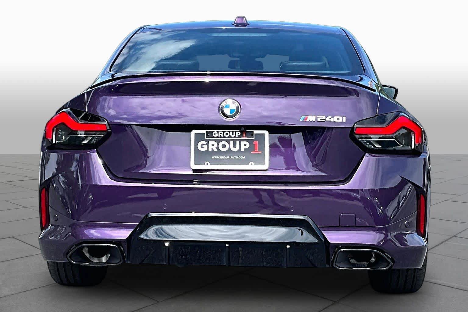 Used 2025 BMW M240i Coupe RWD image 5