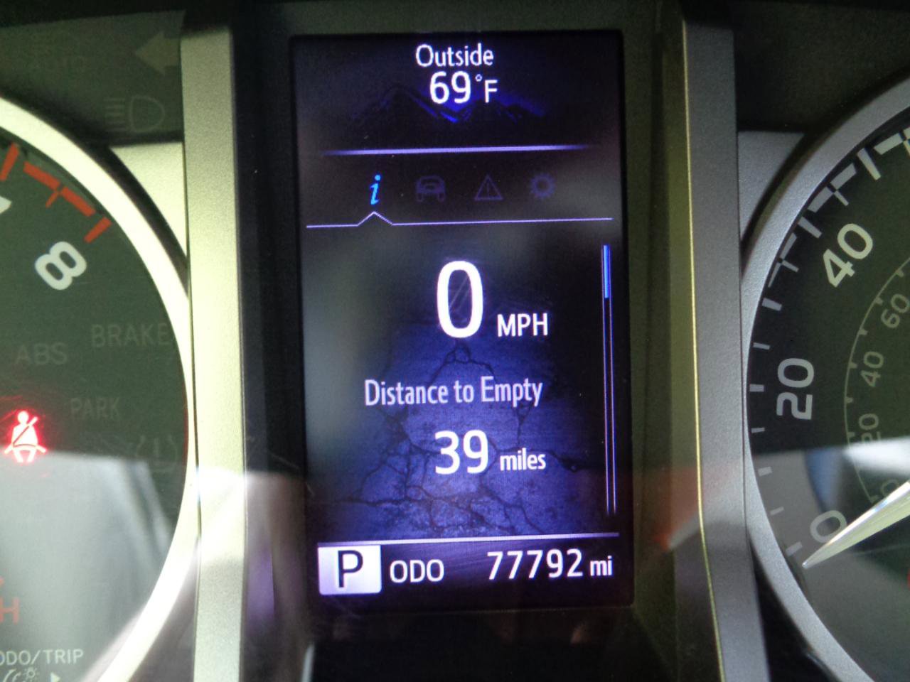 Used 2020 Toyota Tacoma SR5 AWD/4WD image 18