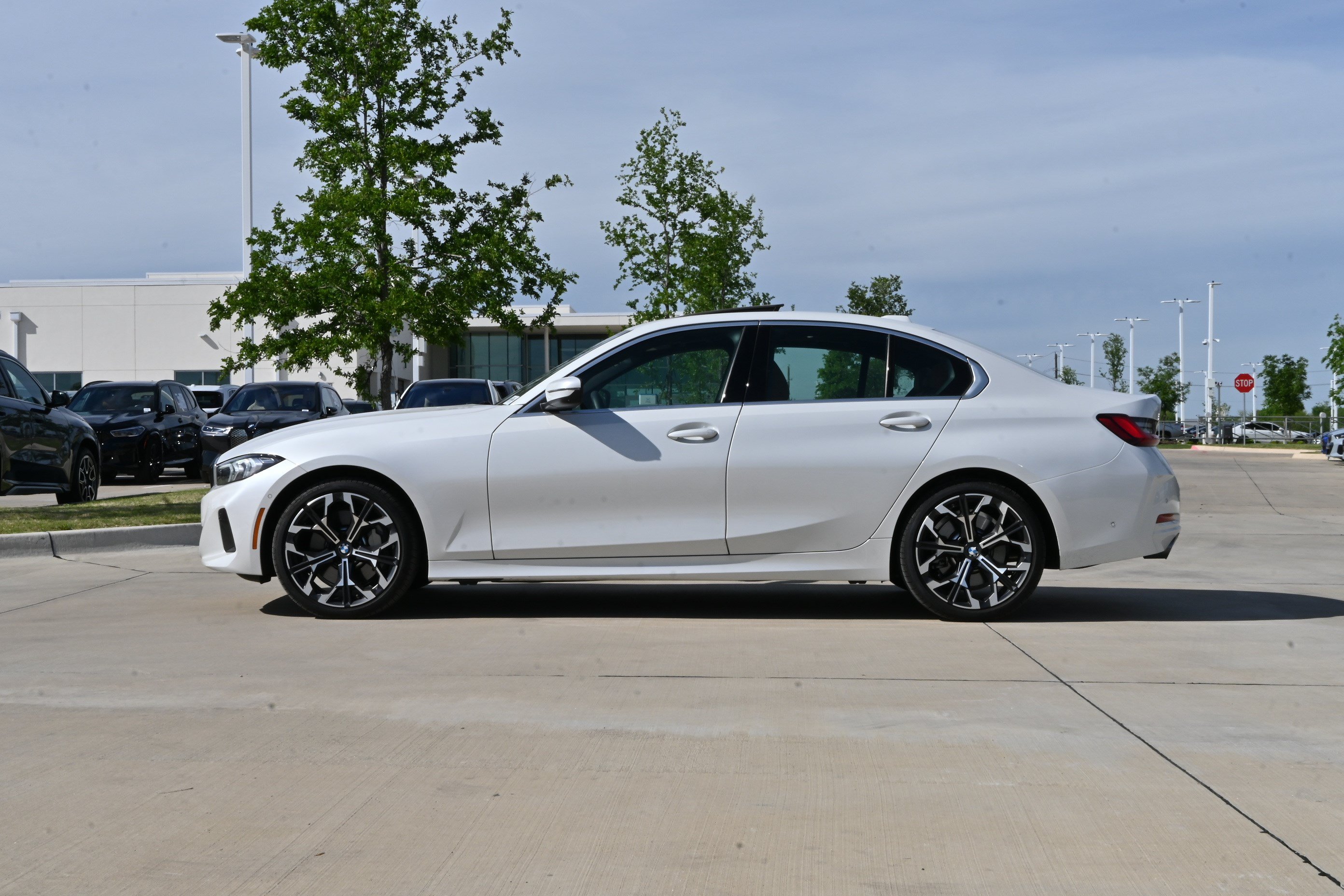 Certified 2025 BMW 330i Sedan RWD image 5