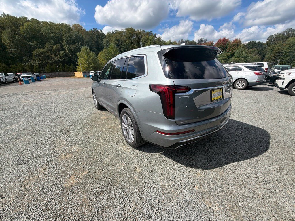 Used 2024 Cadillac XT6 Premium Luxury w/ Technology Package AWD/4WD image 5