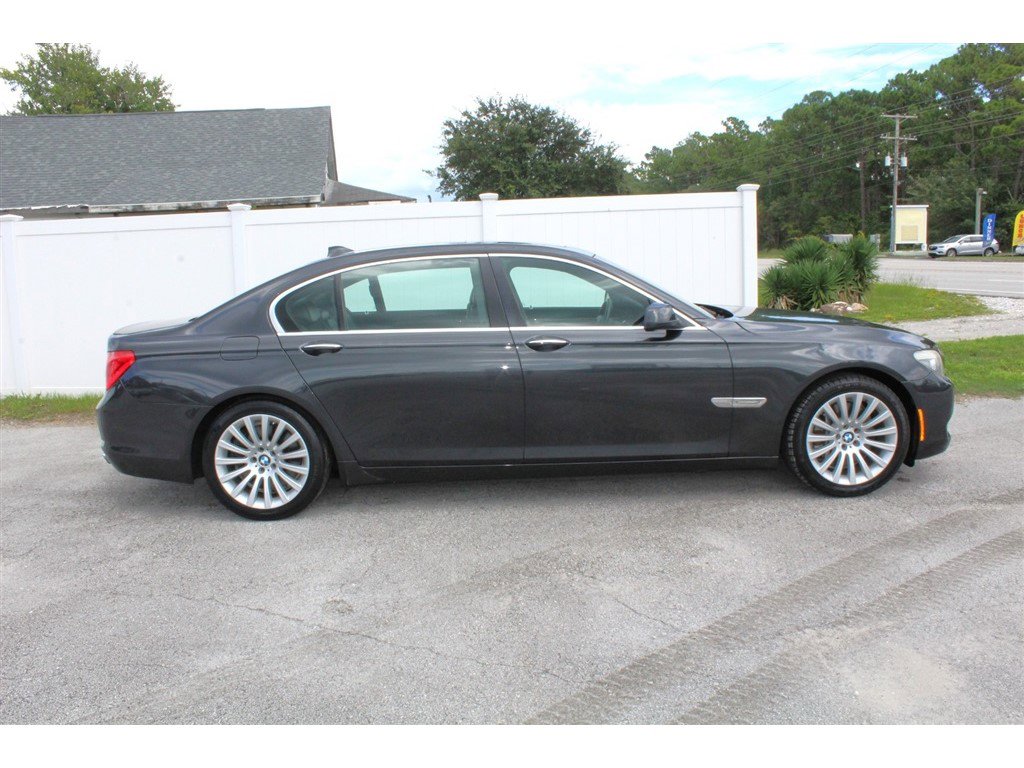 Used 2012 BMW 750Li w/ Luxury Seating Pkg image 2