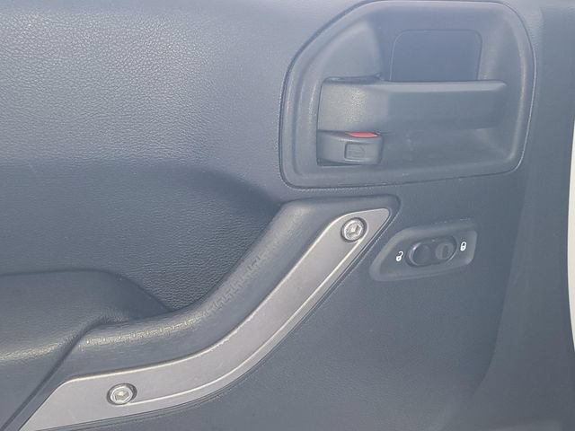 Used 2012 Jeep Wrangler Unlimited Sport AWD/4WD image 9