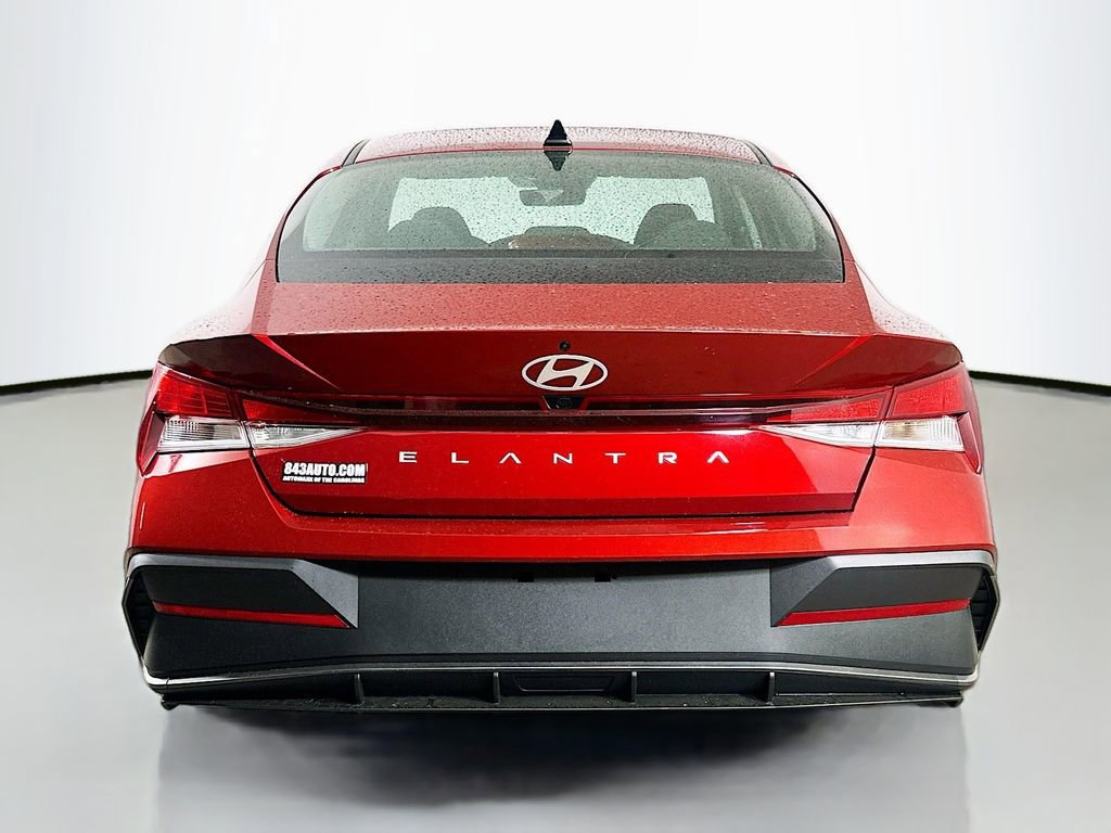 Used 2024 Hyundai Elantra SEL image 6
