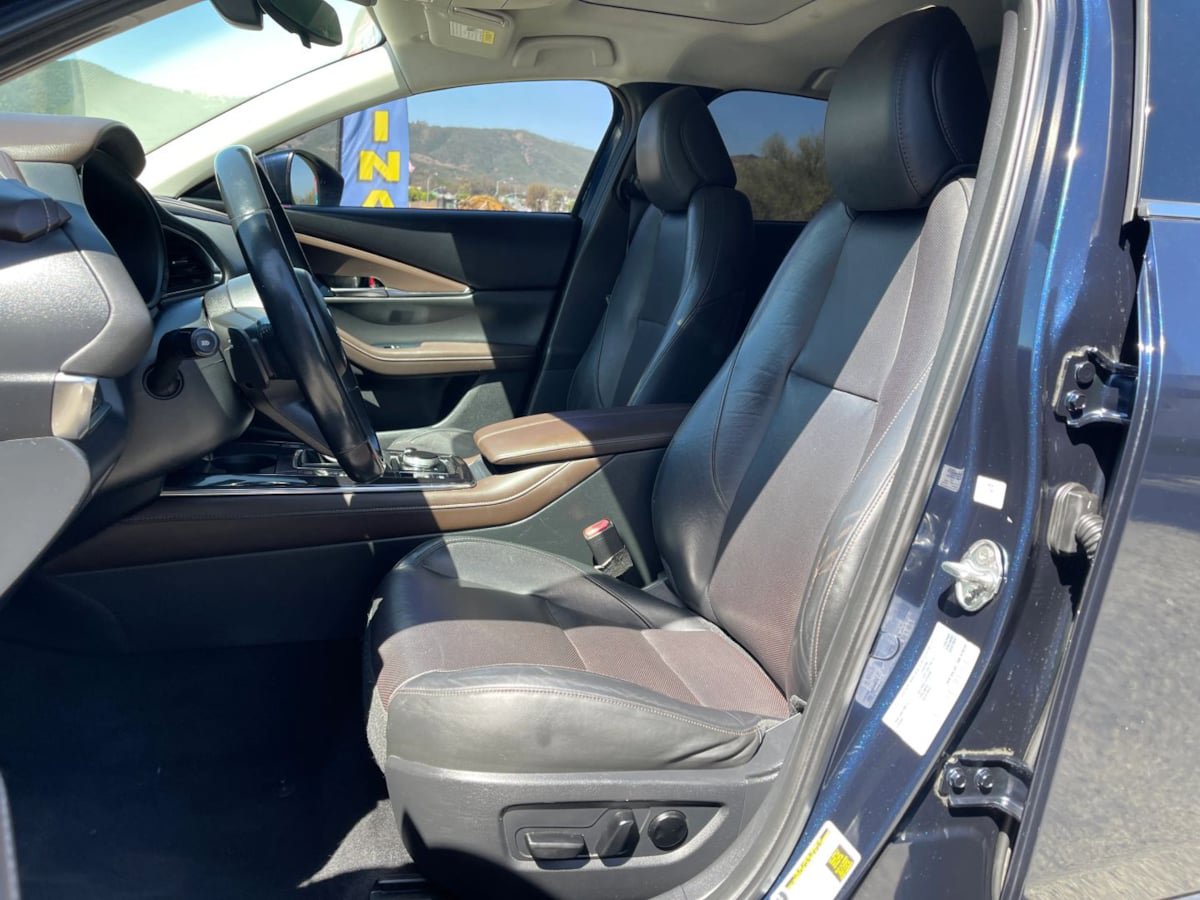 Used 2020 MAZDA CX-30 FWD w/ Premium Package image 16