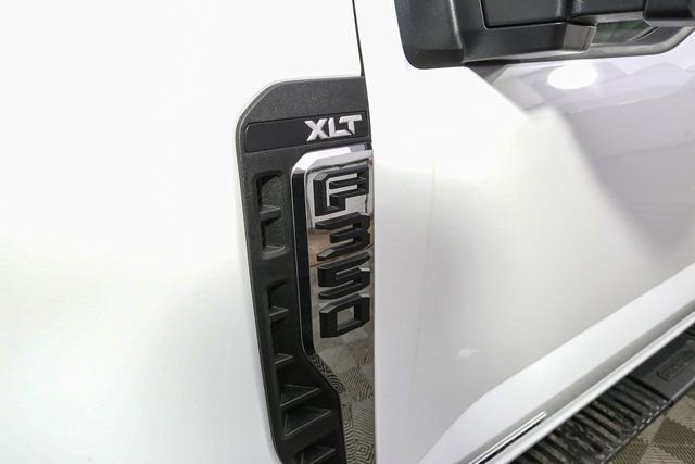 Used 2025 Ford F350 XLT image 7