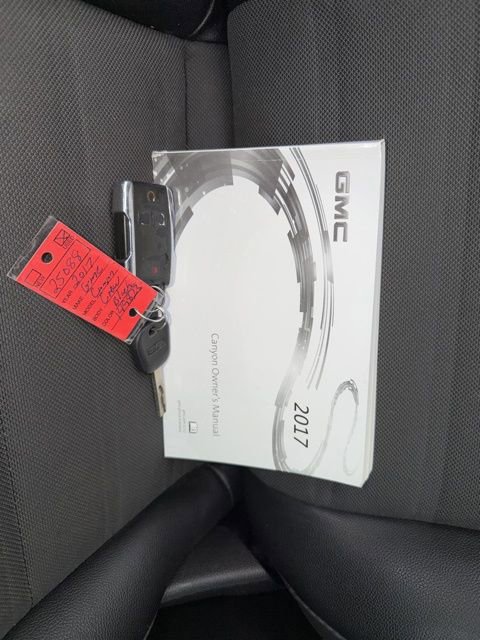 Used 2017 GMC Canyon SLE w/ All Terrain X Package image 27