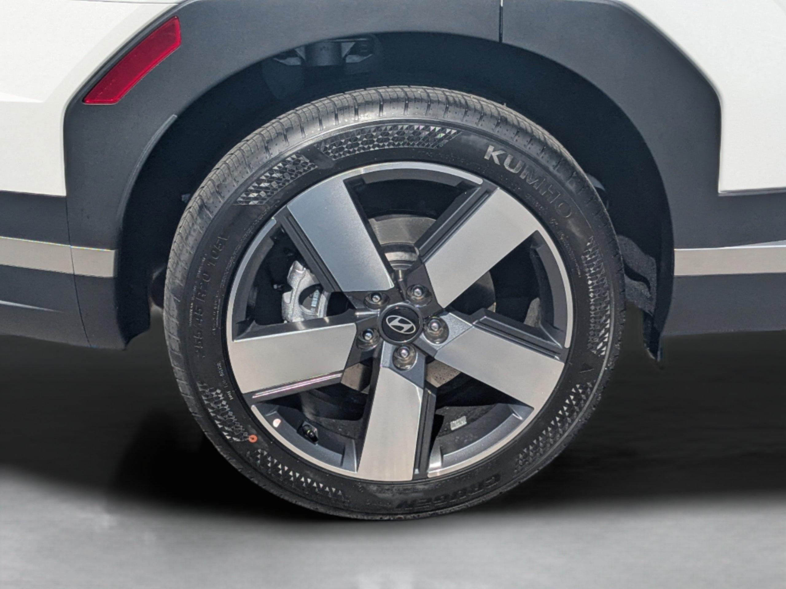 New 2027 Hyundai Santa Fe Limited FWD image 32