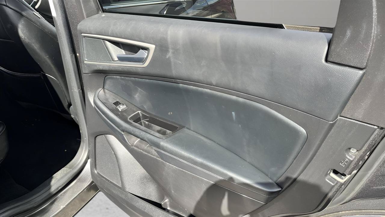 Used 2017 Ford Edge SEL w/ Equipment Group 201A AWD/4WD image 28