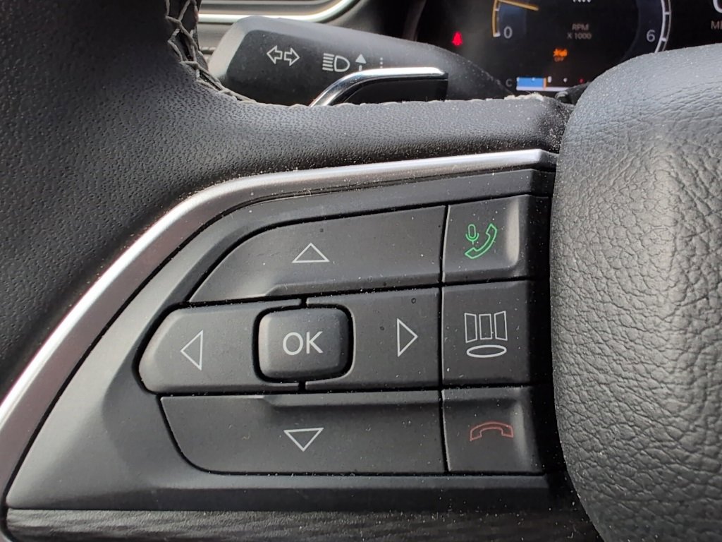 Used 2024 Jeep Grand Cherokee Laredo X w/ Trailer Tow Package image 31