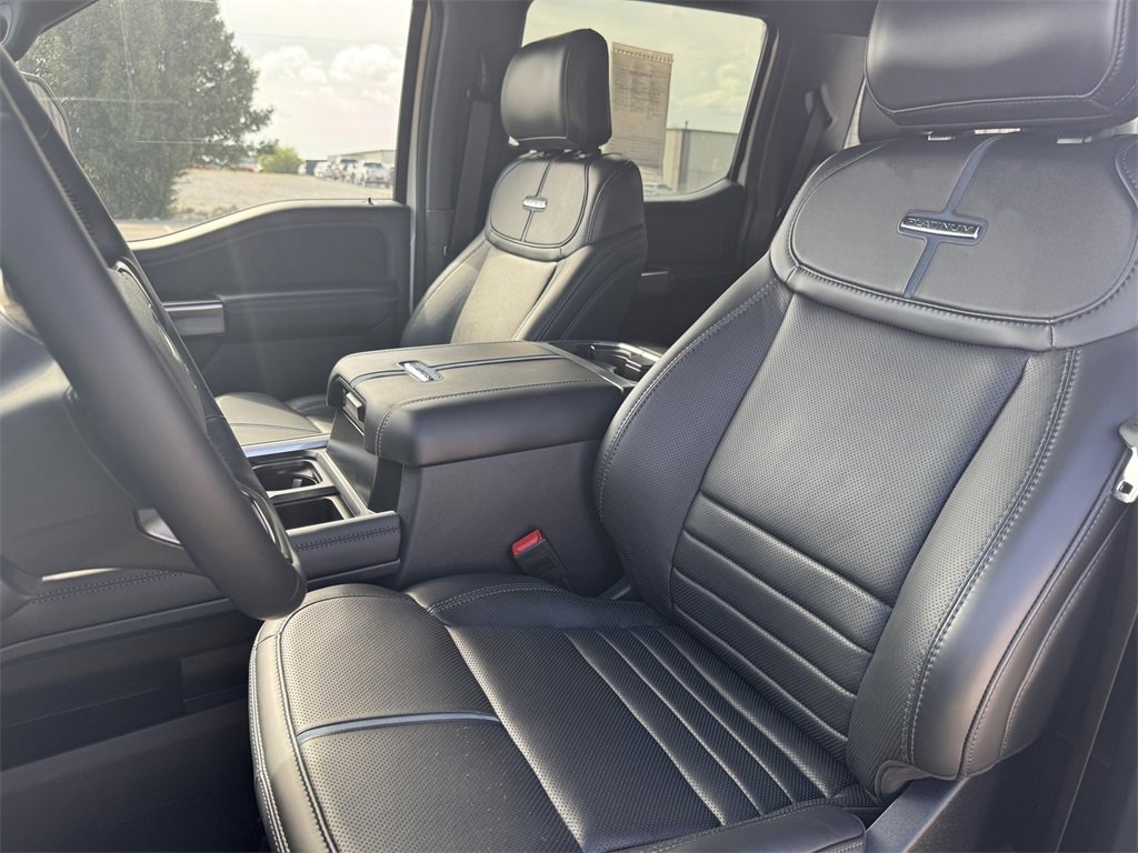 Used 2025 Ford F350 Platinum w/ FX4 Off-Road Package image 17