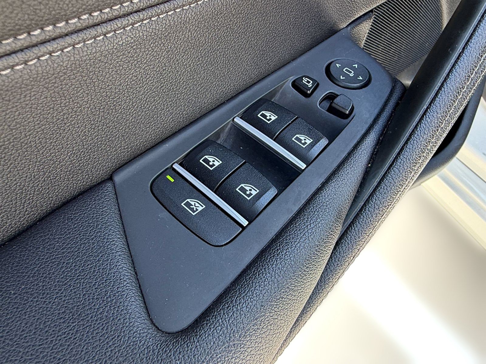 Used 2021 BMW 530i xDrive AWD/4WD image 27