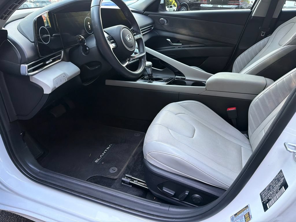 Used 2023 Hyundai Elantra Limited FWD image 9
