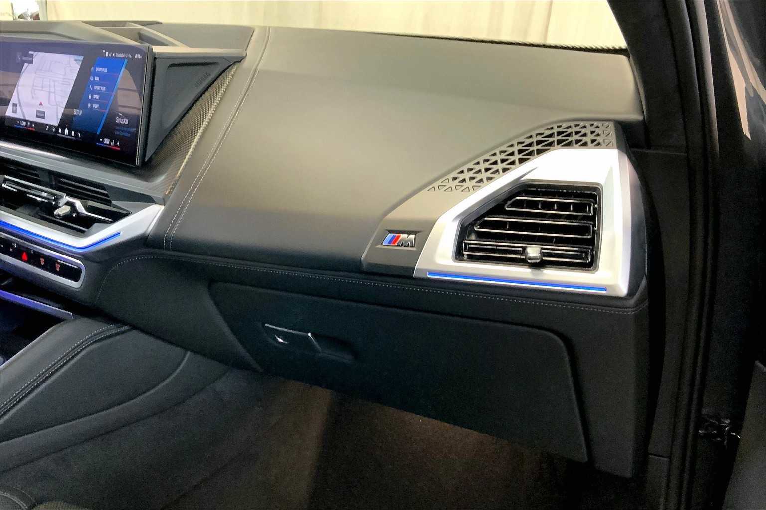 Used 2025 BMW XM AWD/4WD image 18
