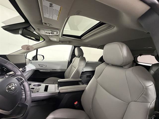Certified 2026 Toyota Sienna XLE AWD/4WD image 9