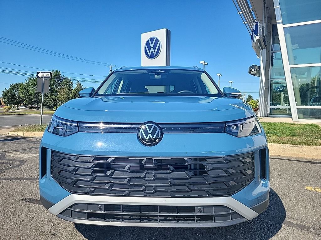 New 2025 Volkswagen Tiguan SE image 3