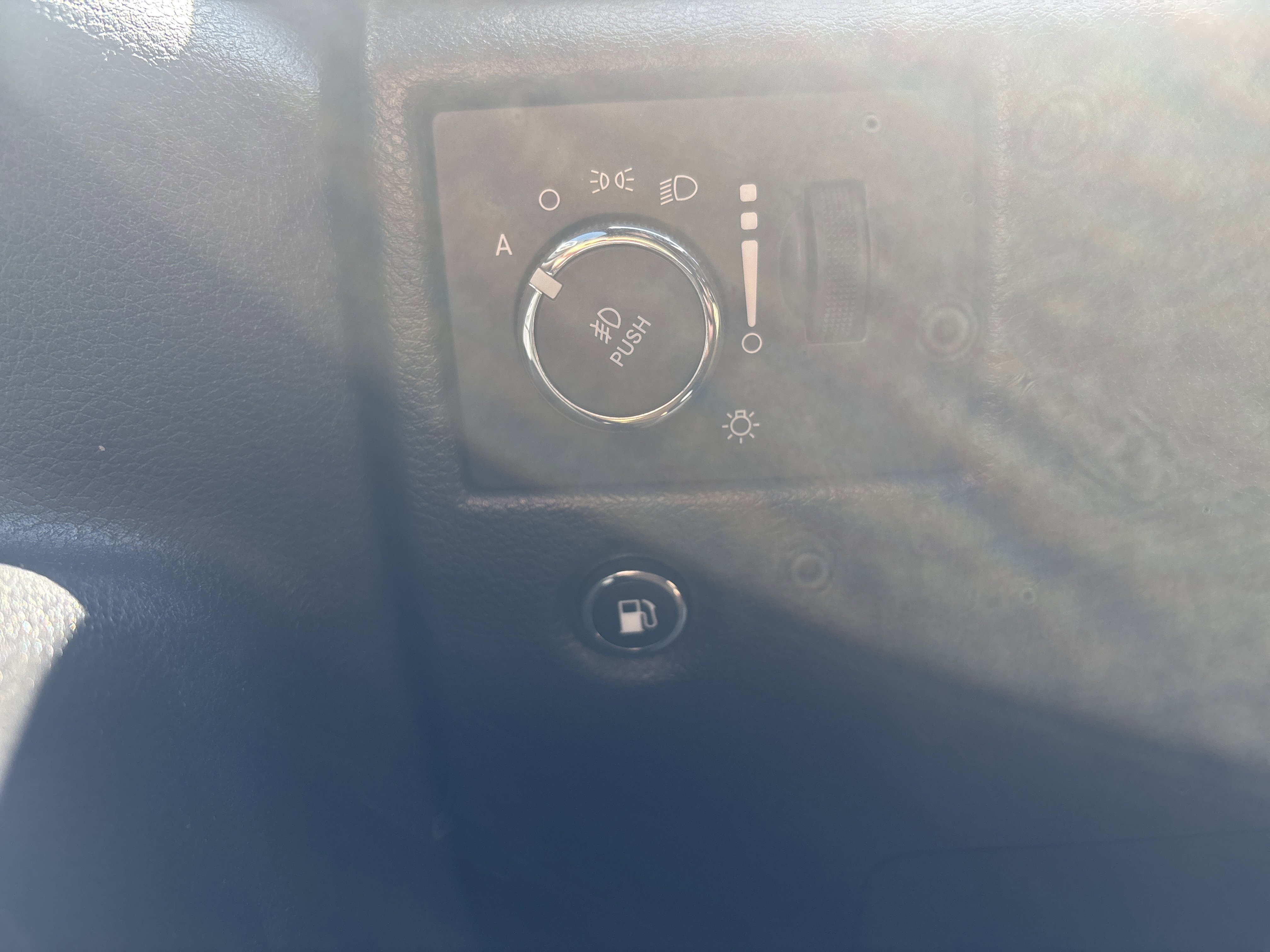 Used 2021 Jeep Grand Cherokee Laredo X AWD/4WD image 30