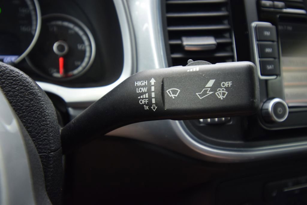 Used 2014 Volkswagen Beetle TDI image 36