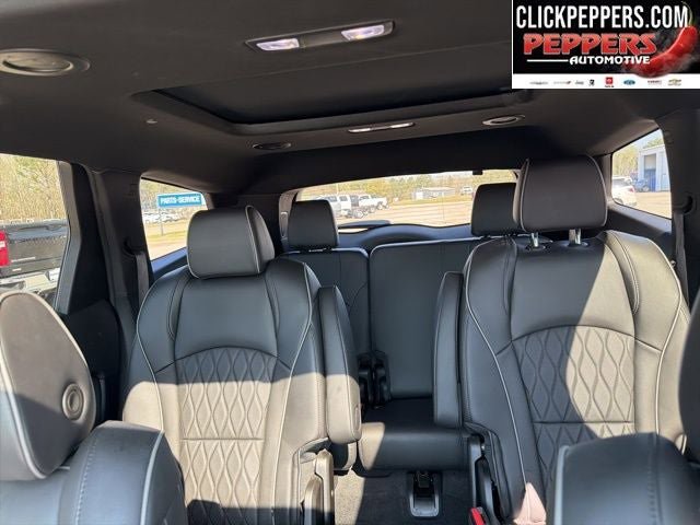 Used 2024 Buick Enclave Avenir w/ Avenir Technology Package AWD/4WD image 11