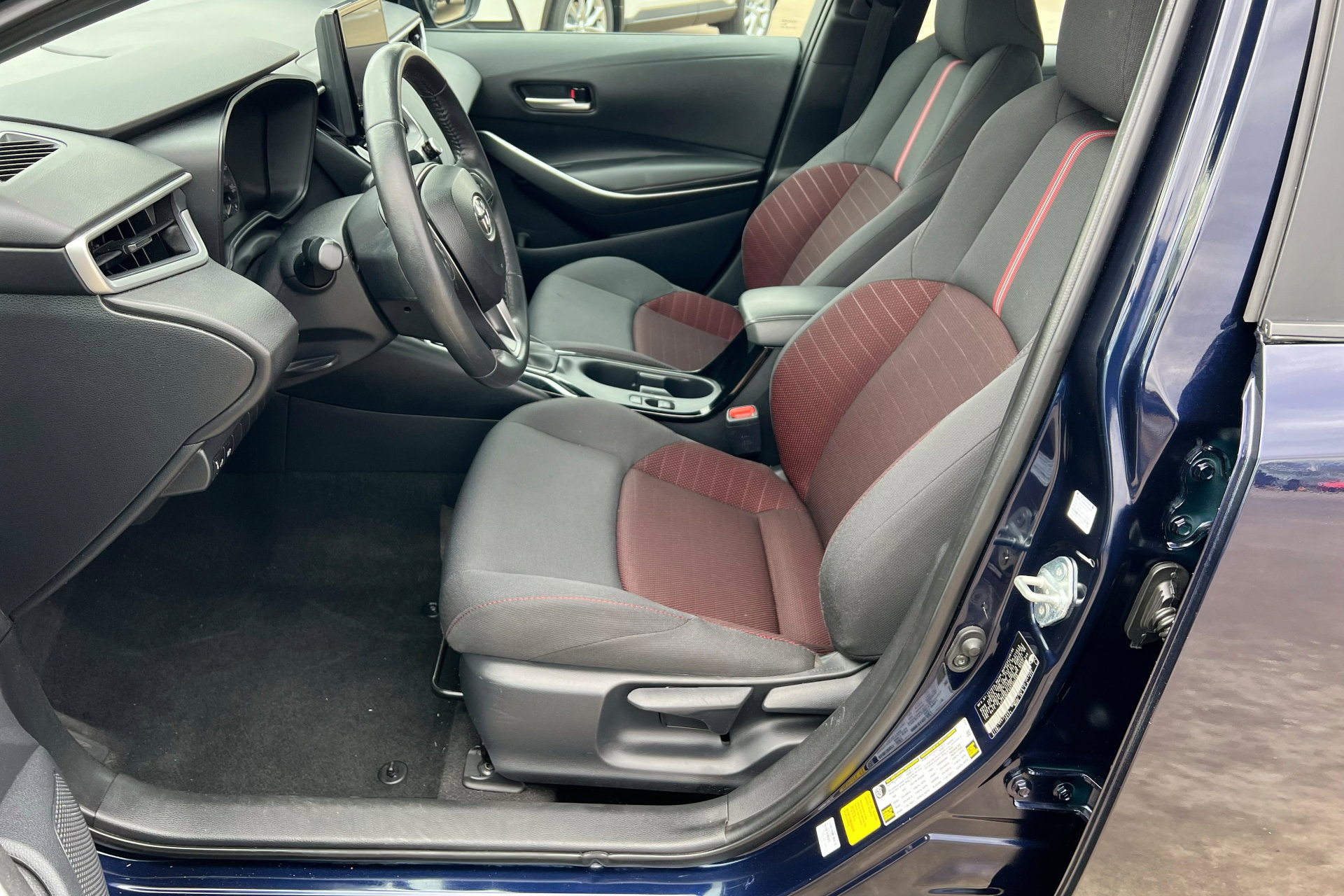 Used 2024 Toyota Corolla SE image 17