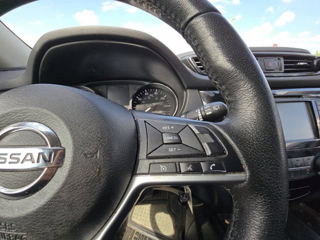 Used 2019 Nissan Rogue S w/ Special Edition Package FWD image 12