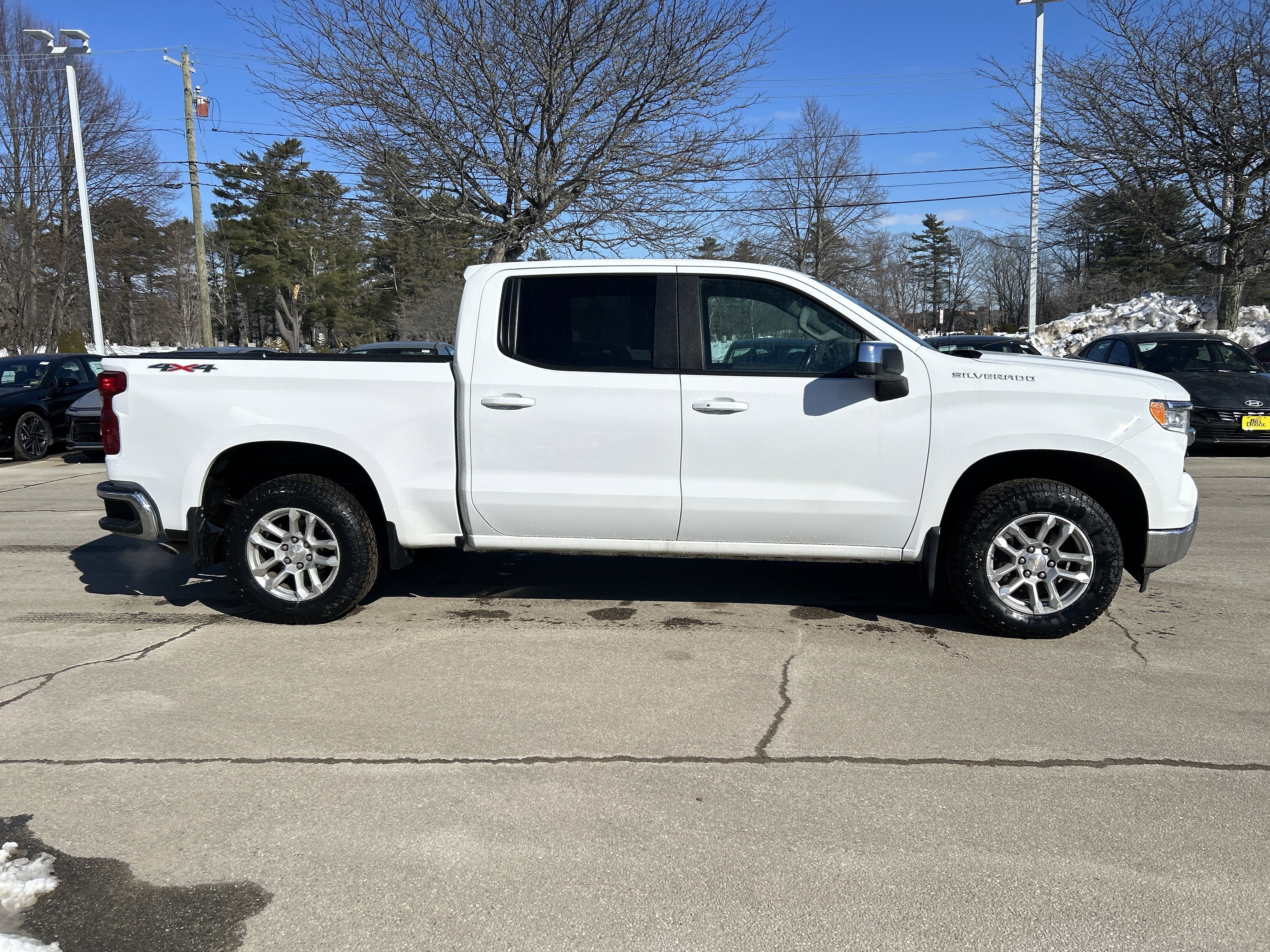 Used 2022 Chevrolet Silverado 1500 LT image 4