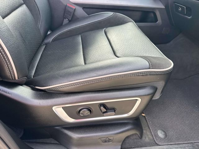 Used 2024 RAM 1500 Laramie AWD/4WD image 17