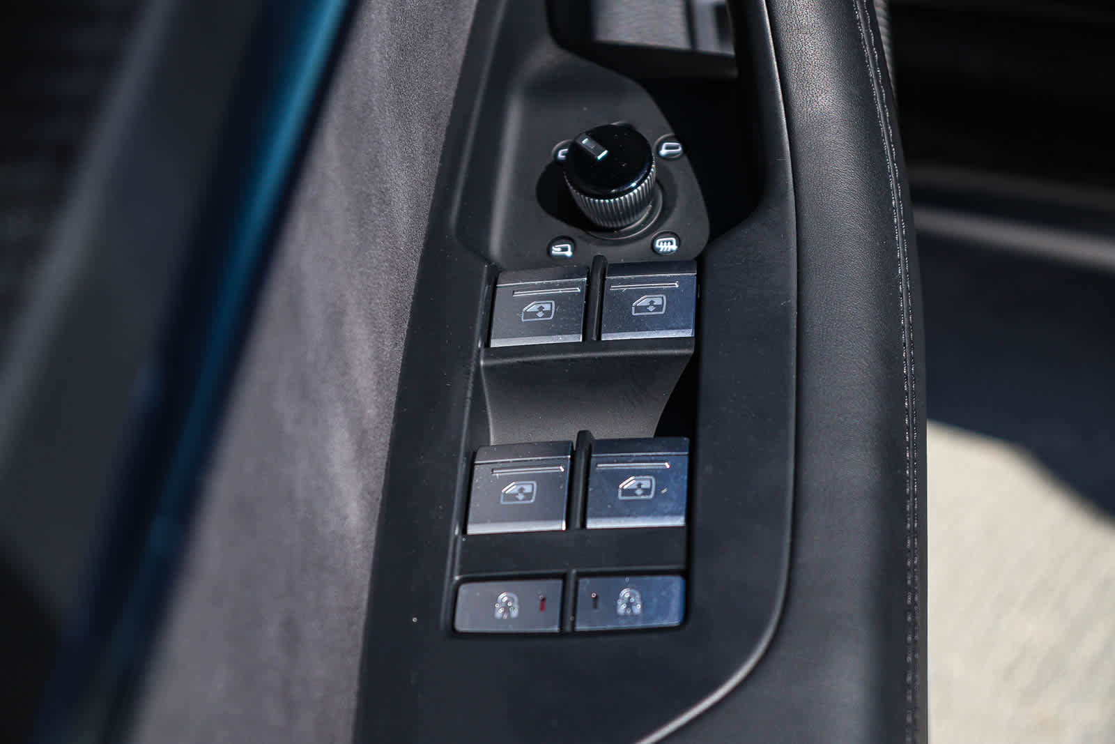 Used 2025 Audi RS 6 performance w/ Matte Carbon Package image 31