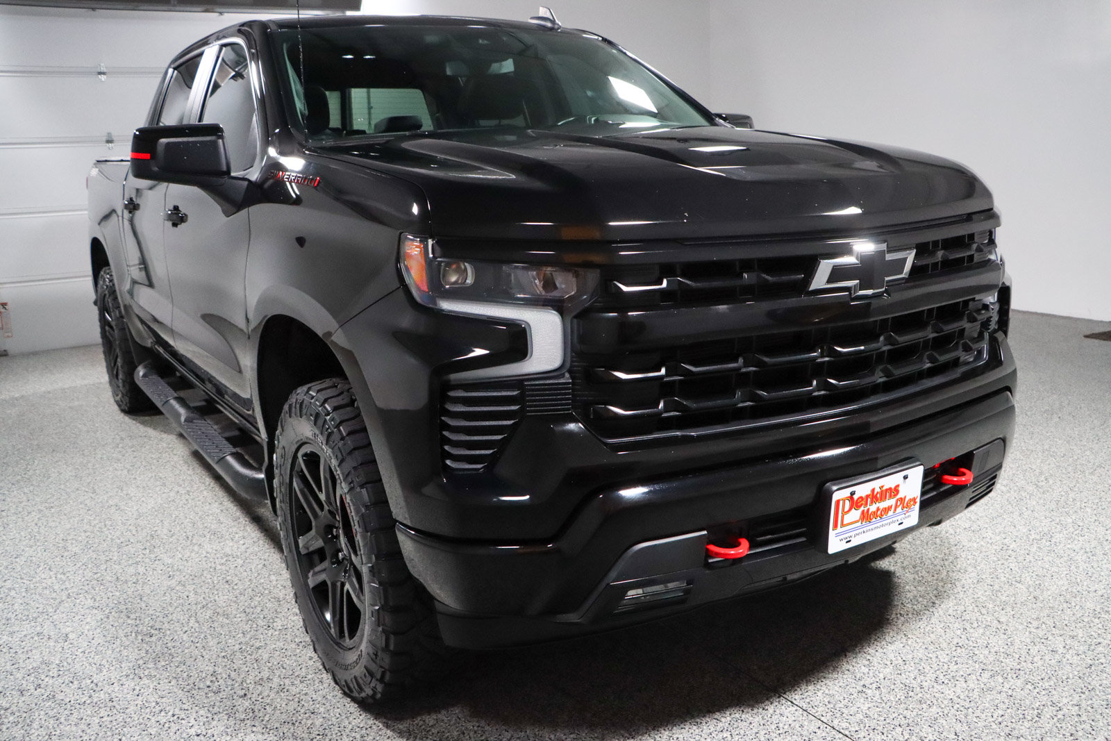 Used 2023 Chevrolet Silverado 1500 RST w/ Redline Edition AWD/4WD image 6