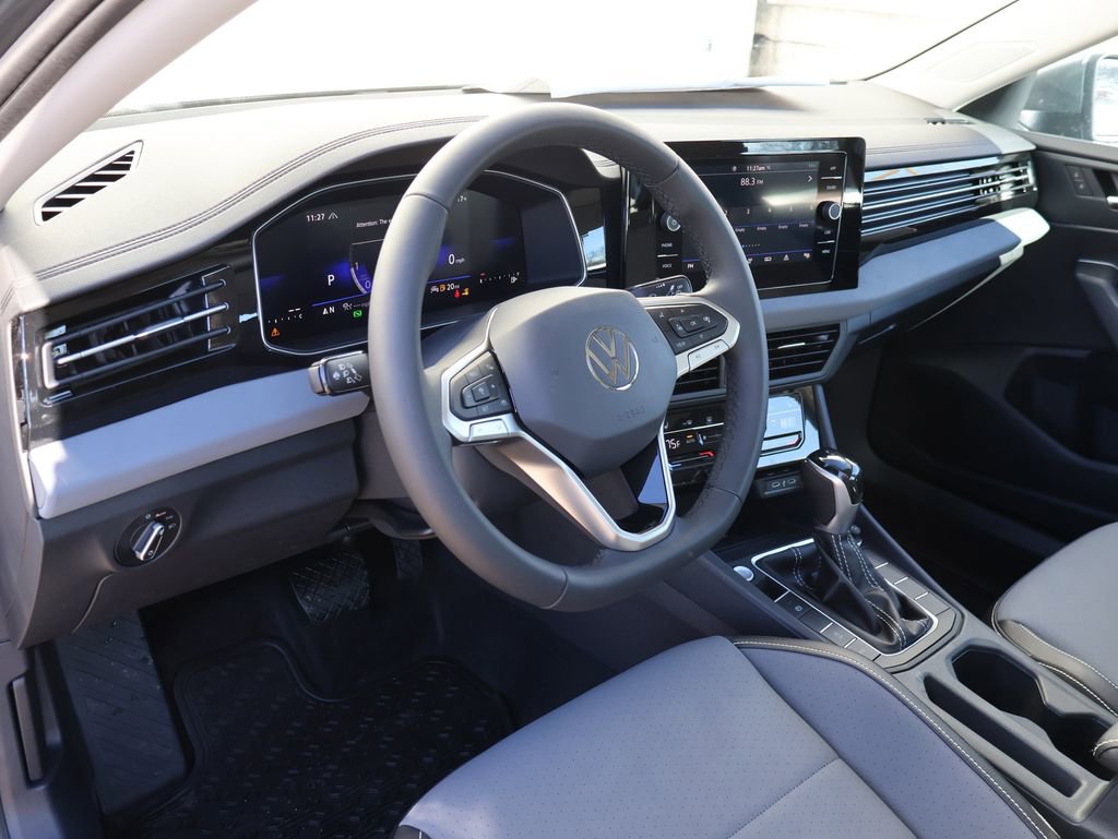New 2026 Volkswagen Jetta SE FWD image 19