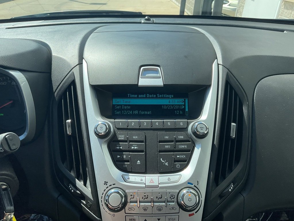 Used 2011 Chevrolet Equinox LT w/ Driver Convenience Package image 17