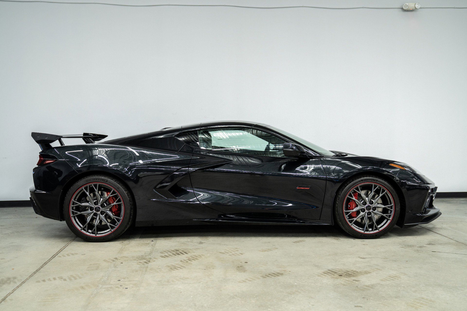 Used 2023 Chevrolet Corvette Stingray Premium Cpe w/ Z51 Performance Package RWD image 17