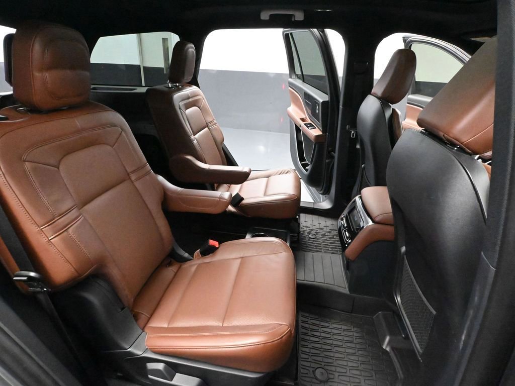Used 2025 Lincoln Aviator Reserve w/ Jet Appearance Package AWD/4WD image 50