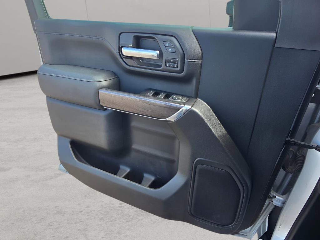 Used 2023 Chevrolet Silverado 2500 LTZ AWD/4WD image 21