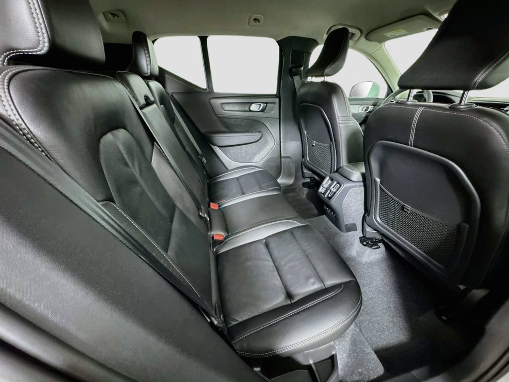 Used 2023 Volvo XC40 B5 Core w/ Convenience Package AWD/4WD image 28