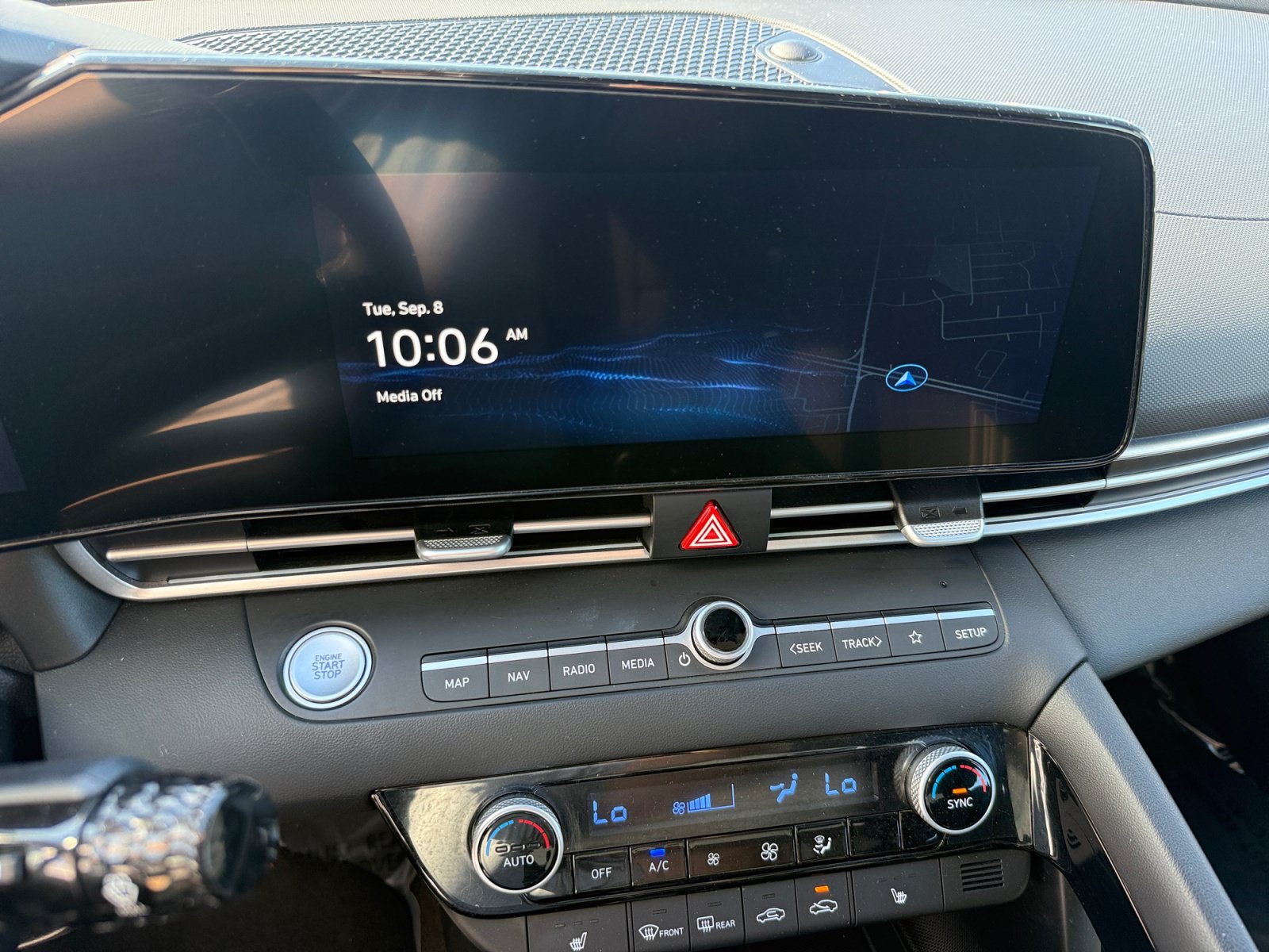 Used 2025 Hyundai Elantra SEL FWD image 12