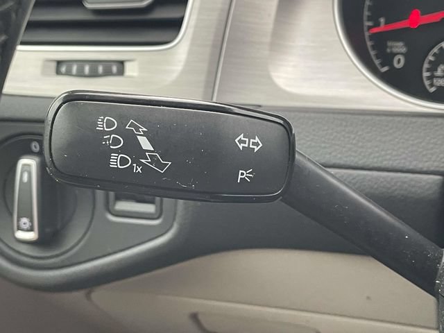 Used 2017 Volkswagen Golf S FWD image 30