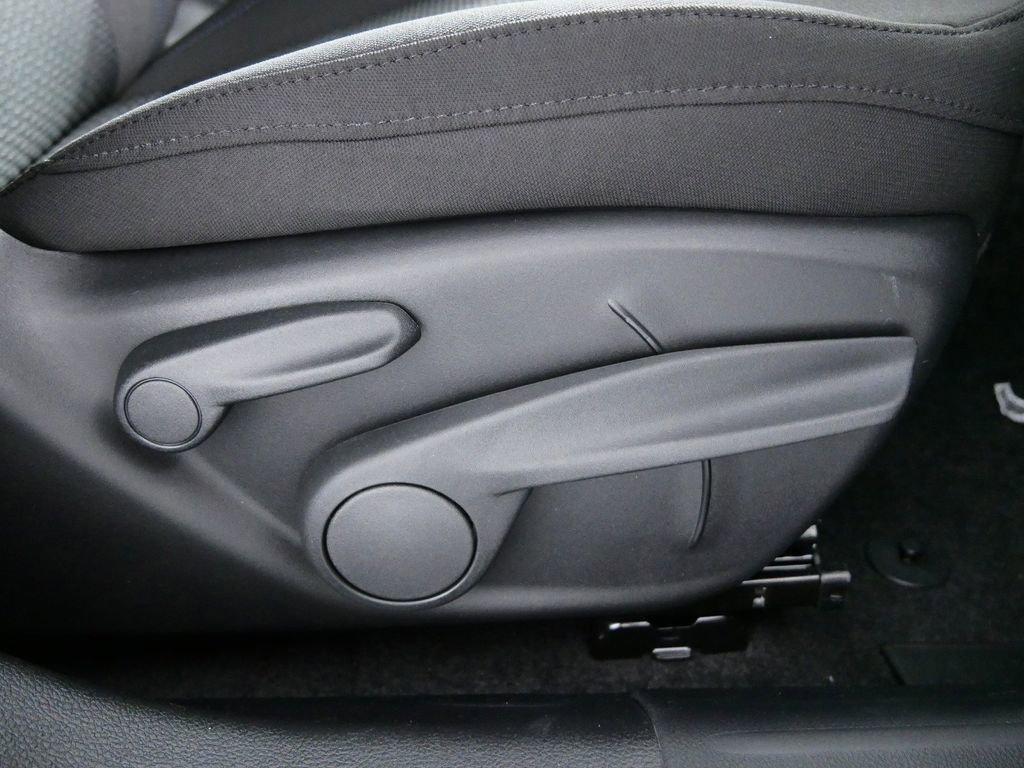 Used 2024 Jeep Compass Sport image 21