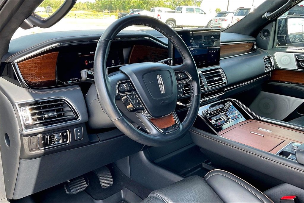 Used 2023 Lincoln Navigator Black Label image 14