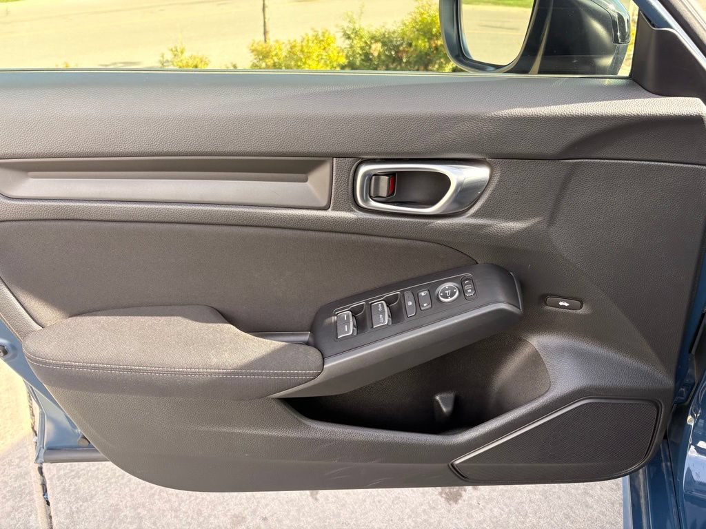 Used 2025 Honda Civic Sport image 9