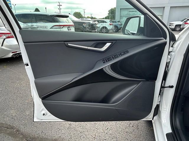 New 2025 Kia Niro LX image 16