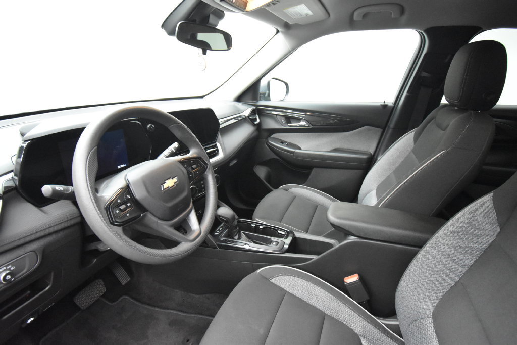 Used 2025 Chevrolet TrailBlazer LT AWD/4WD image 7