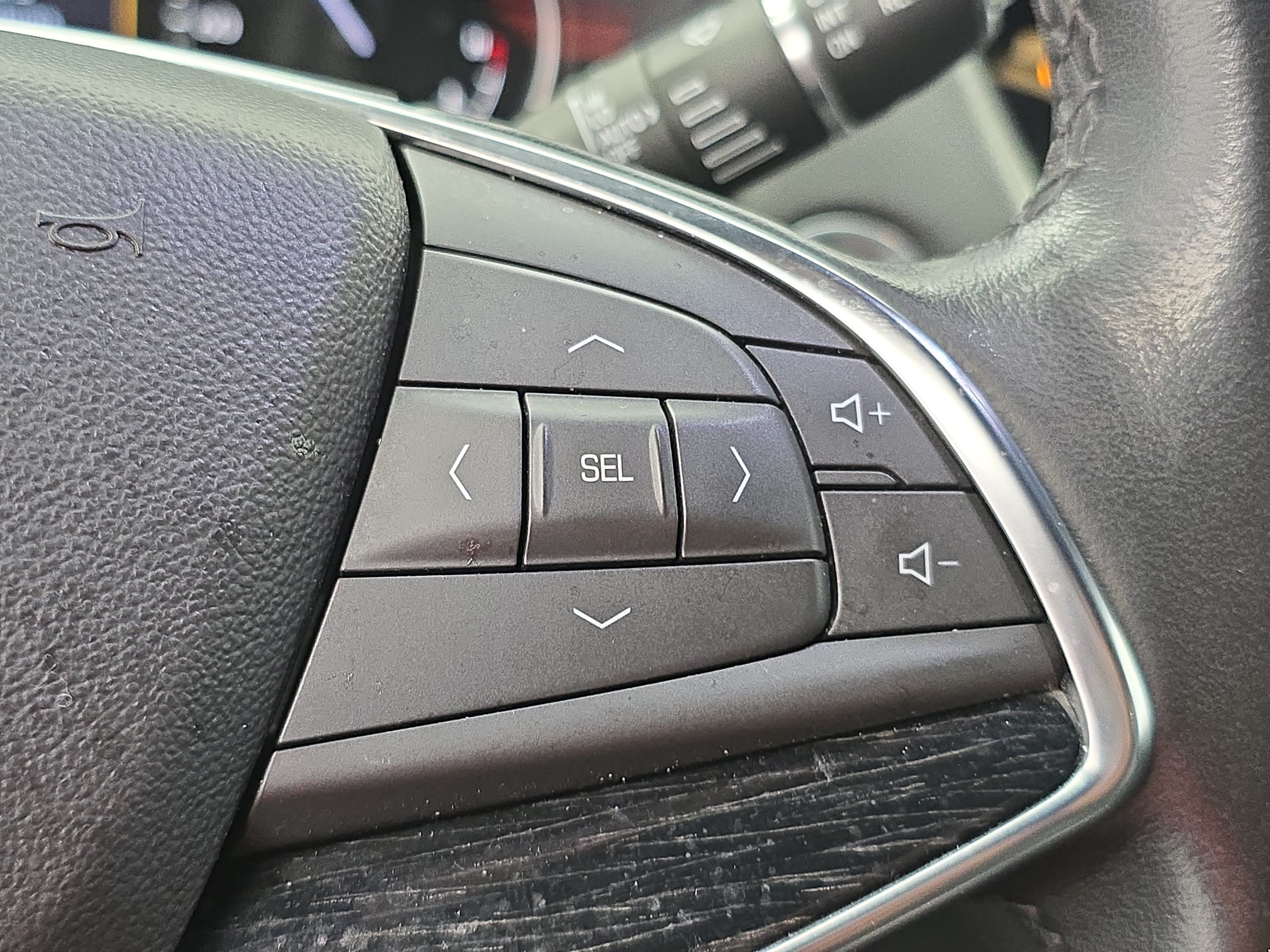 Used 2021 Cadillac XT5 Premium Luxury w/ LPO, Floor Liner Package AWD/4WD image 18