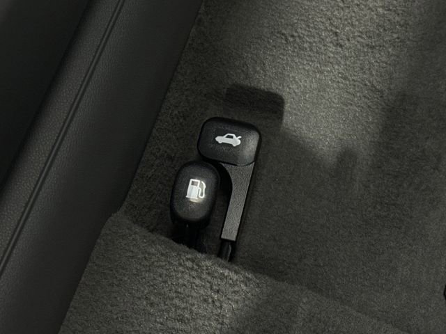 Used 2025 Hyundai Elantra Sport FWD image 26