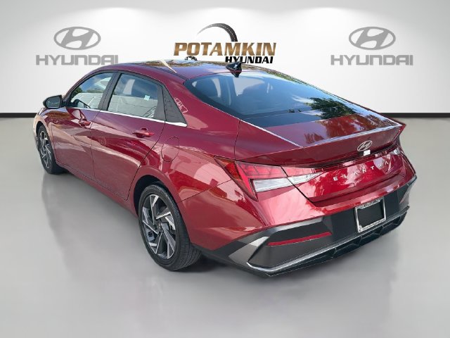 Certified 2025 Hyundai Elantra SEL FWD image 8