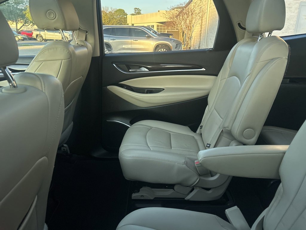 Used 2019 Buick Enclave Essence image 8