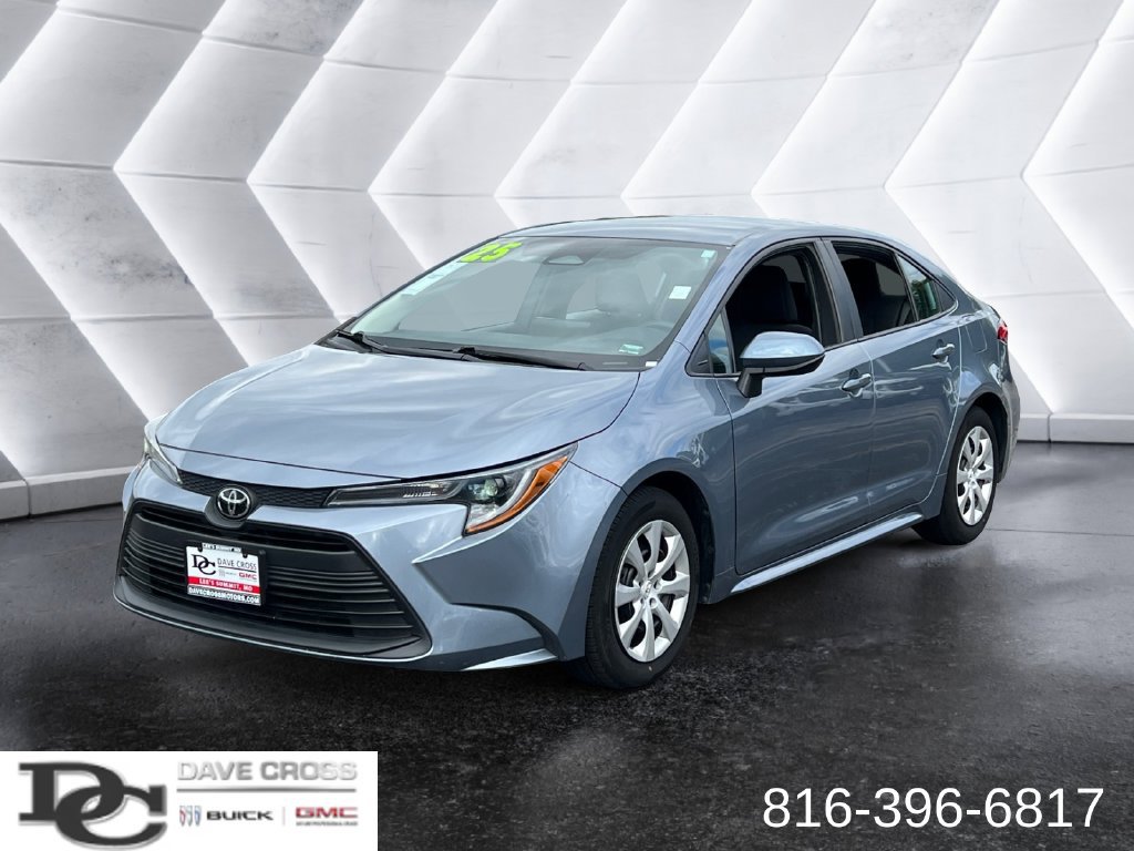 Used 2025 Toyota Corolla LE FWD image 1
